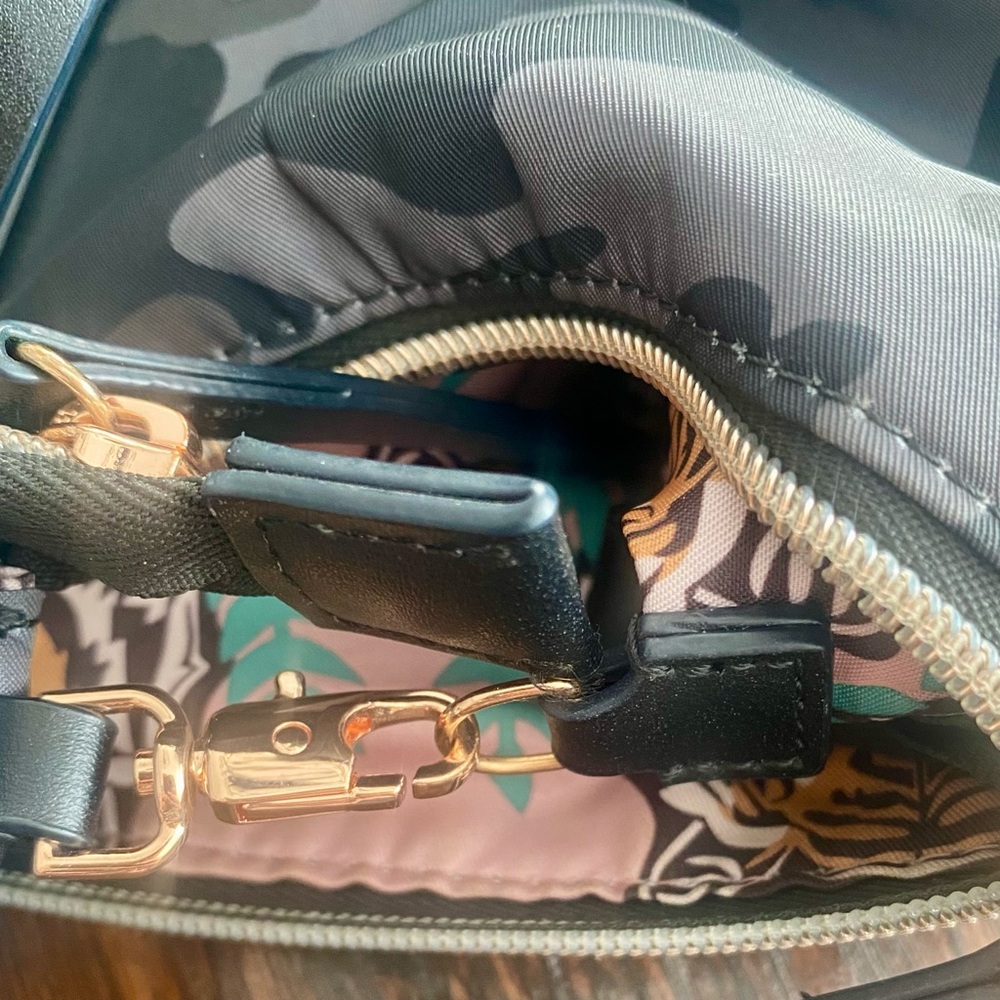 Stella & Dot Lady Boss Camouflage Tote with Laptop Holder - Picture 8 of 14
